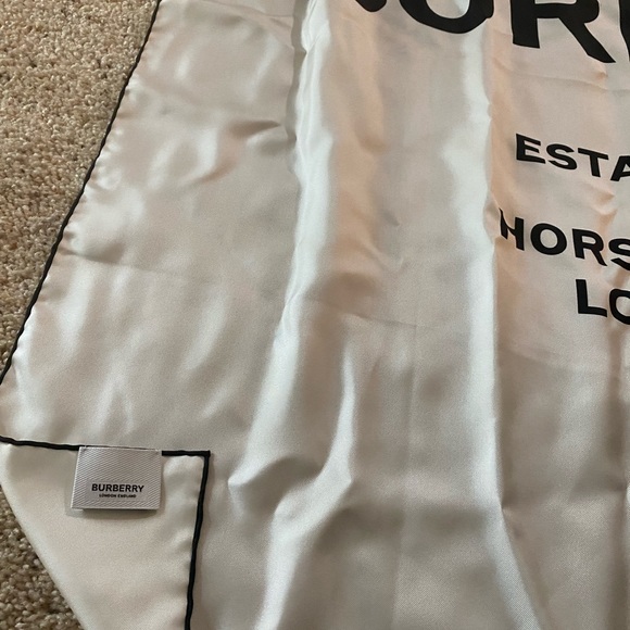 Silk Burberry Horseferry House scarf - Picture 4 of 4